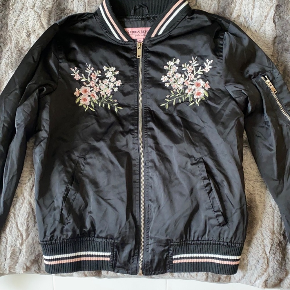 BOMBER JACKET